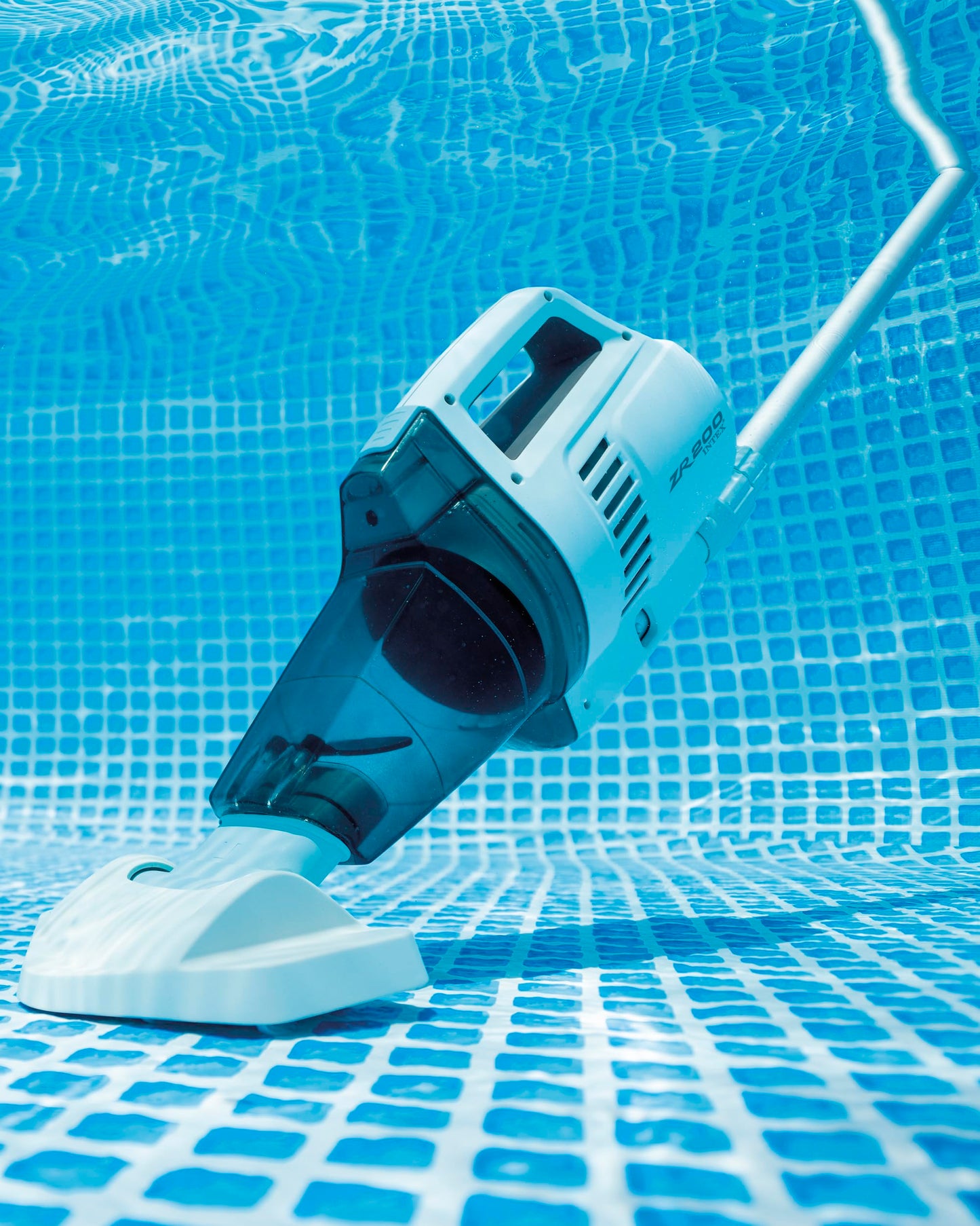ZR 200 Intex Rechargeable Vacuum (batería dura 100 minutos)